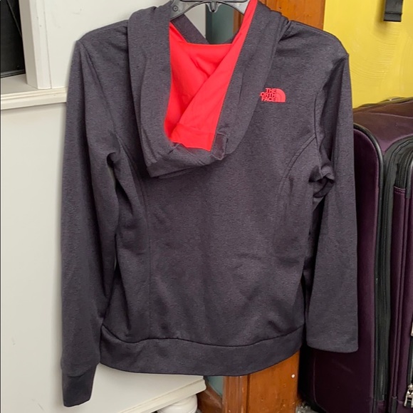 NorthFace Hoodie - Picture 3 of 3